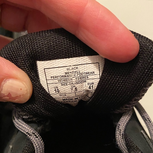 New w/o tag Merrell hiking tennis shoes - Picture 3 of 3